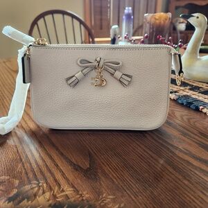 NEW Coach Ivory Wristlet